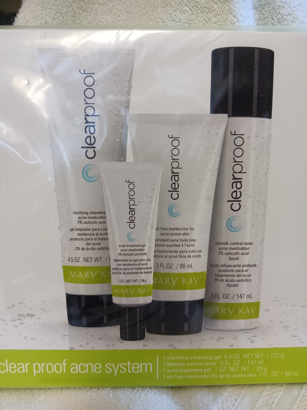 Mary Kay Clearproof Acne System - White and Green